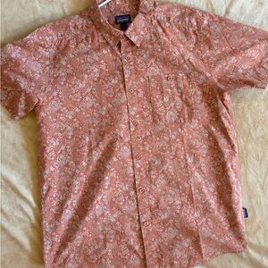 Large Patagonia Men's Short-Sleeve Coral Floral Button-Up Shirt